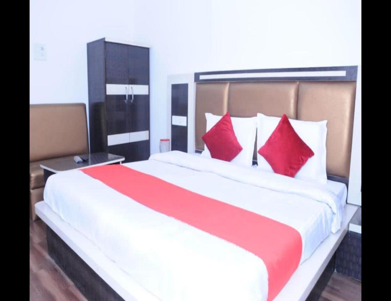 Hotel Lords Paradise Katra  Ngoại thất bức ảnh