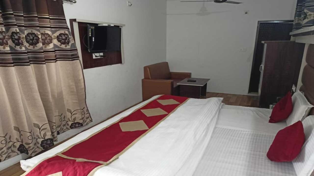 Hotel Lords Paradise Katra  Ngoại thất bức ảnh