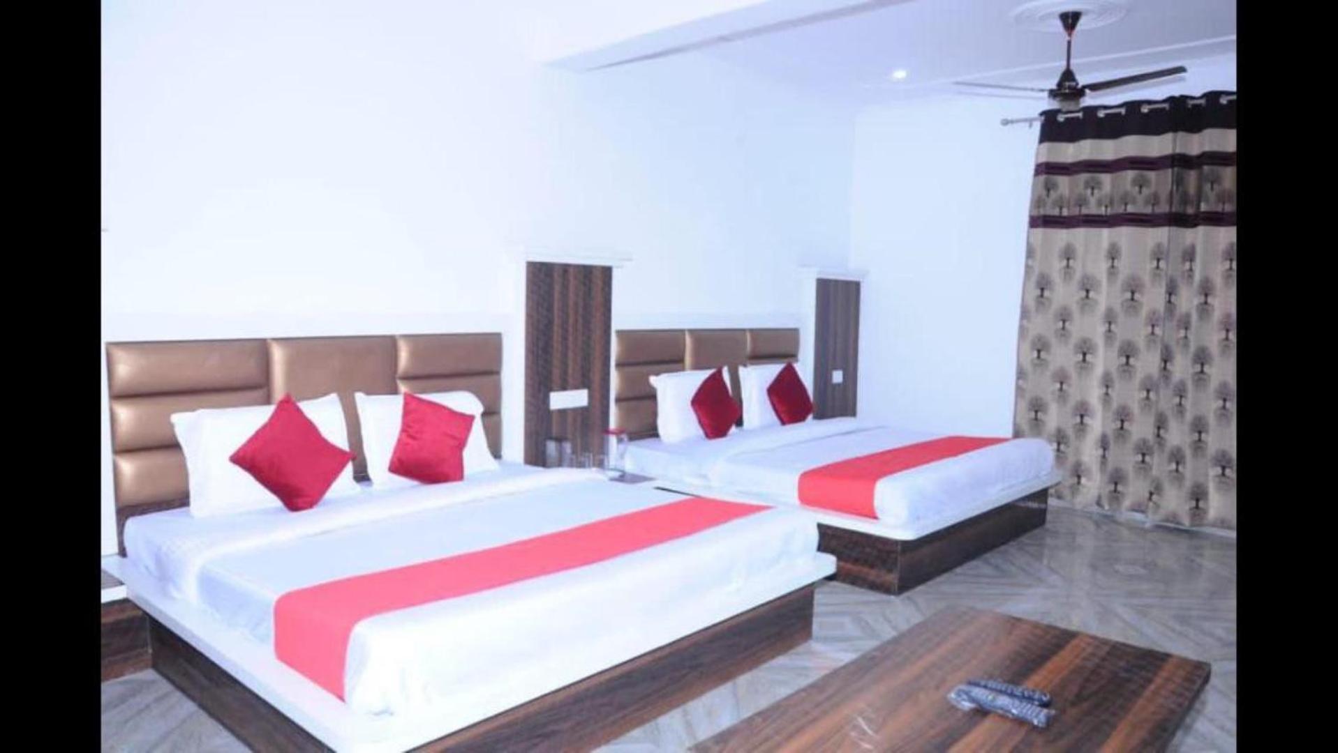 Hotel Lords Paradise Katra  Ngoại thất bức ảnh