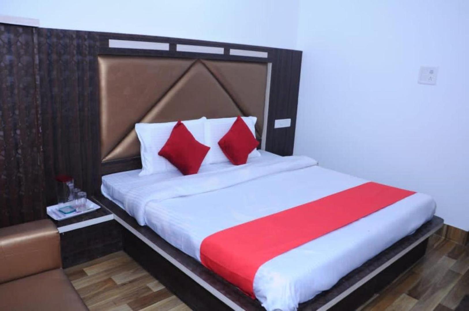 Hotel Lords Paradise Katra  Ngoại thất bức ảnh