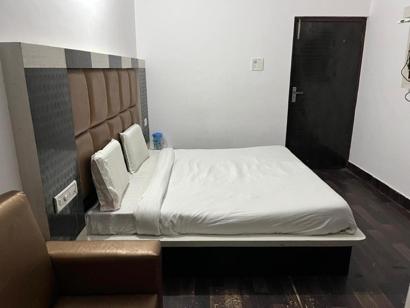 Hotel Lords Paradise Katra  Ngoại thất bức ảnh