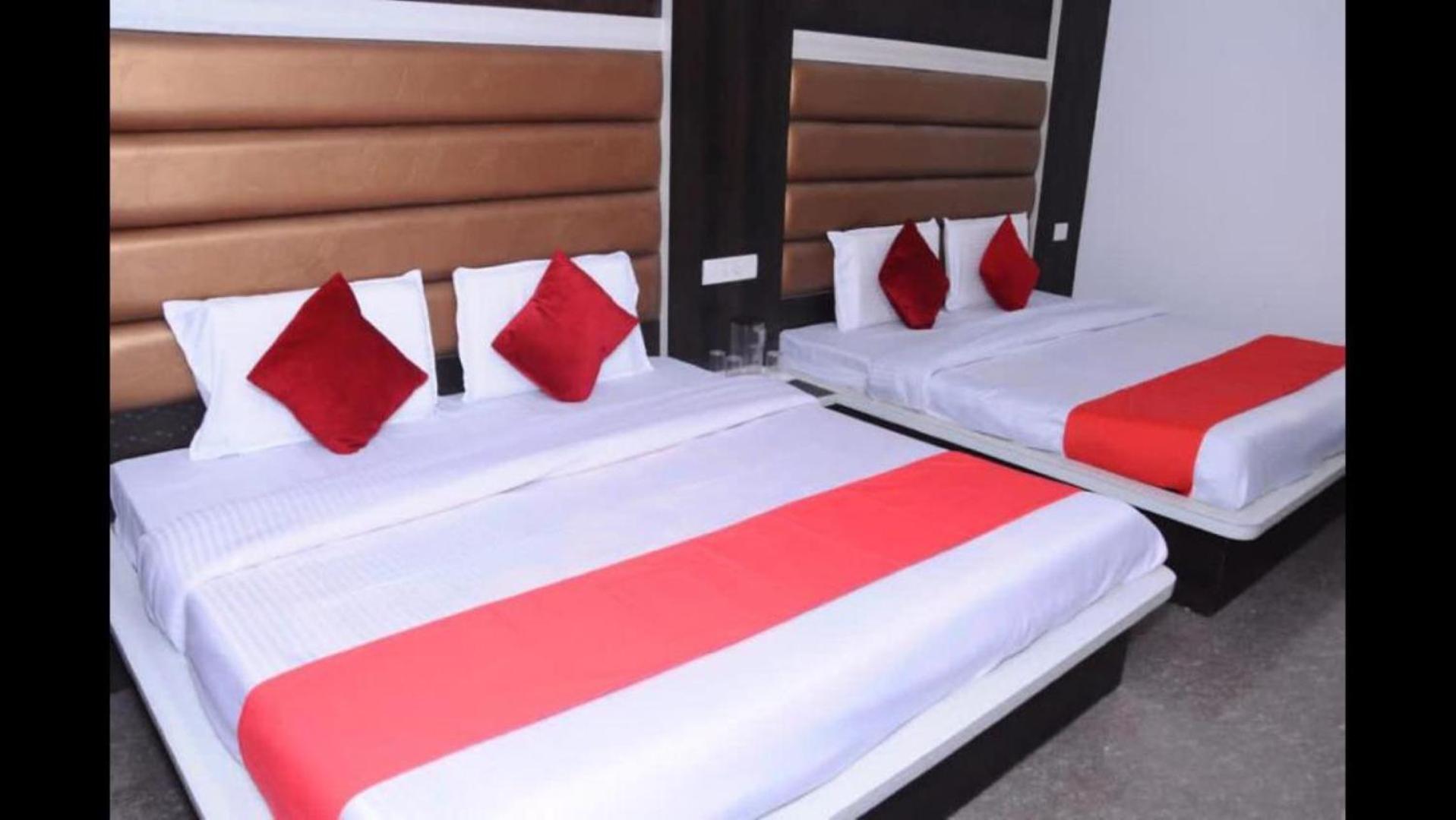 Hotel Lords Paradise Katra  Ngoại thất bức ảnh