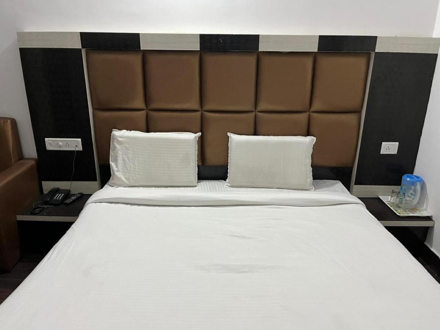 Hotel Lords Paradise Katra  Ngoại thất bức ảnh