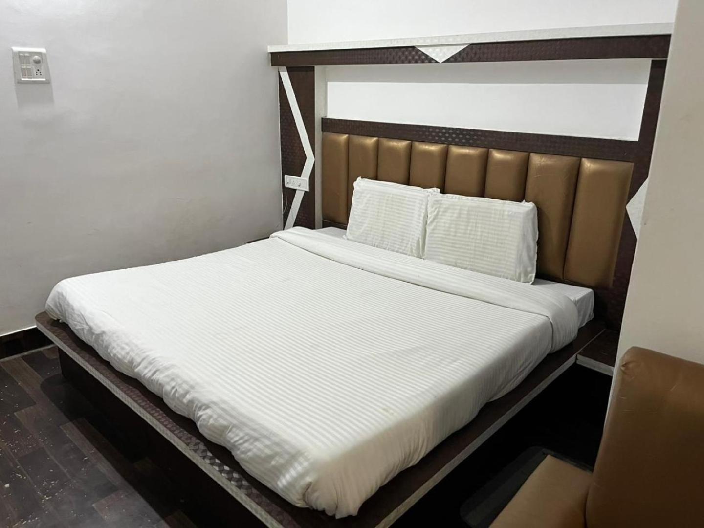 Hotel Lords Paradise Katra  Ngoại thất bức ảnh