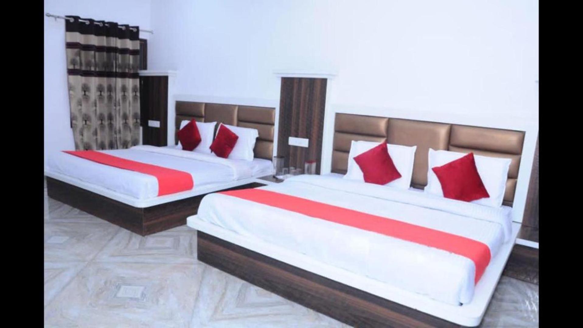 Hotel Lords Paradise Katra  Ngoại thất bức ảnh