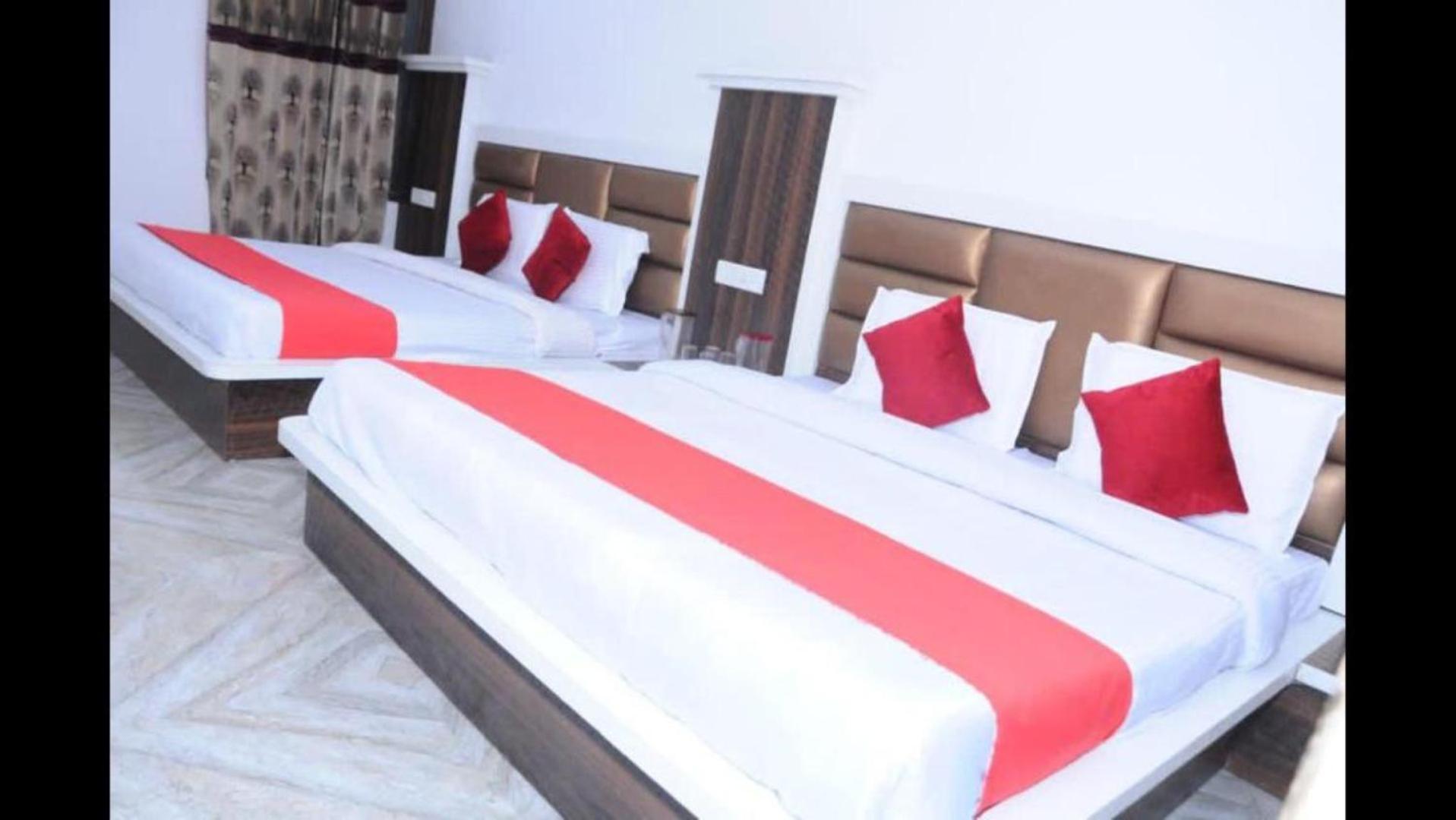 Hotel Lords Paradise Katra  Ngoại thất bức ảnh